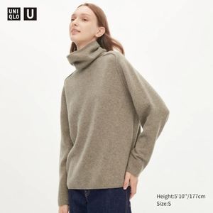 Uniqlo wool turtleneck sweater S